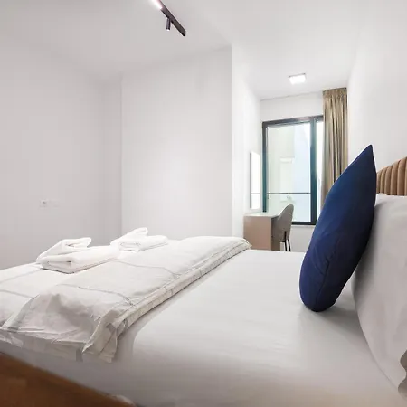 Sea View, 120 M To & 250 M To Promenade Apartment